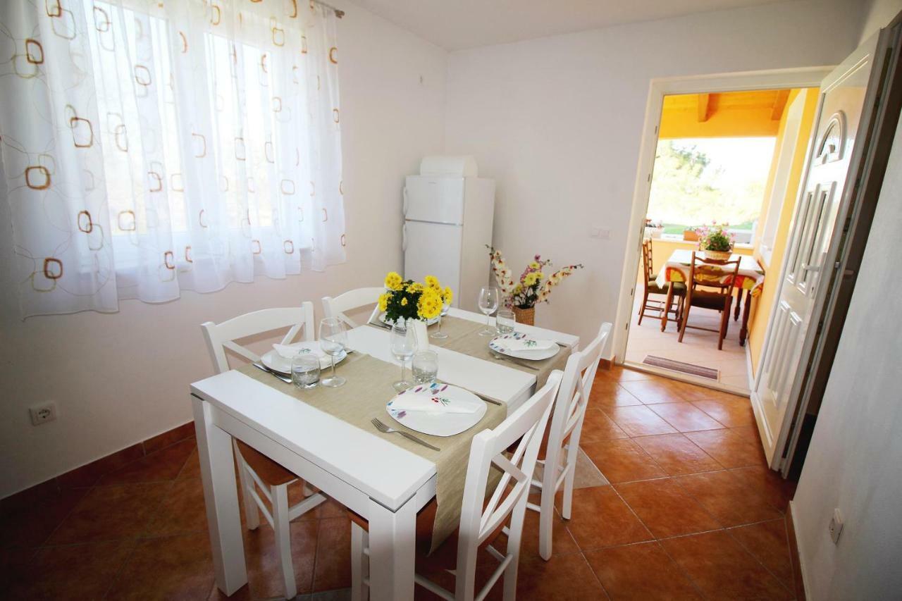 House Anna Apartment โปเรช ภายนอก รูปภาพ