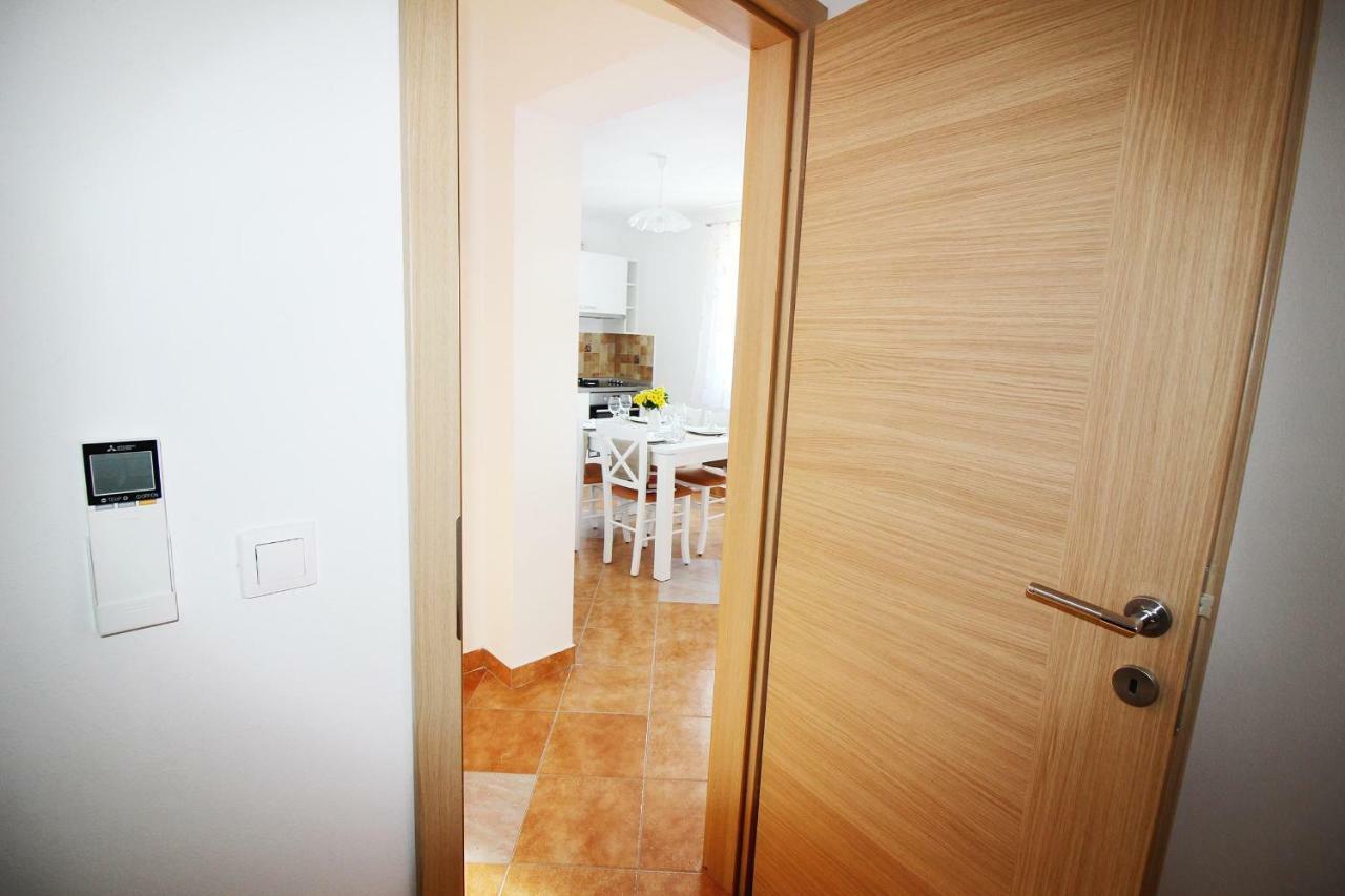 House Anna Apartment โปเรช ภายนอก รูปภาพ