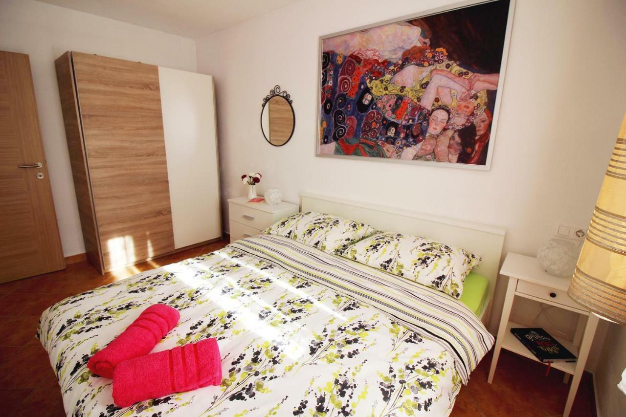 House Anna Apartment โปเรช ภายนอก รูปภาพ
