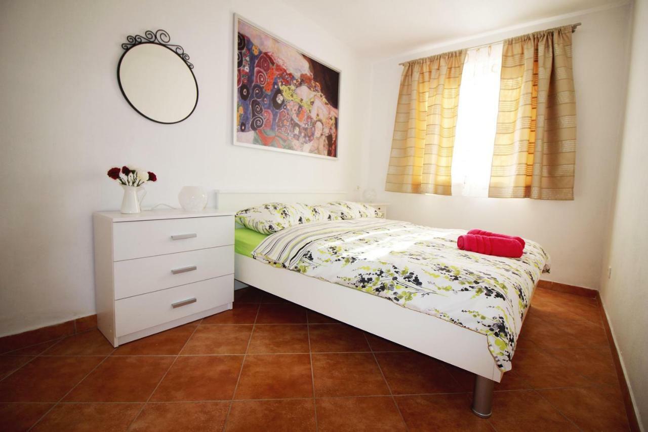 House Anna Apartment โปเรช ภายนอก รูปภาพ